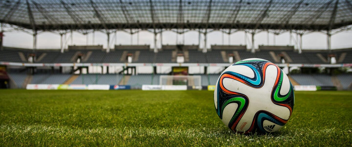 Stripfiguren, diversiteit en zonneschijn: Adidas nieuwe EK tenues