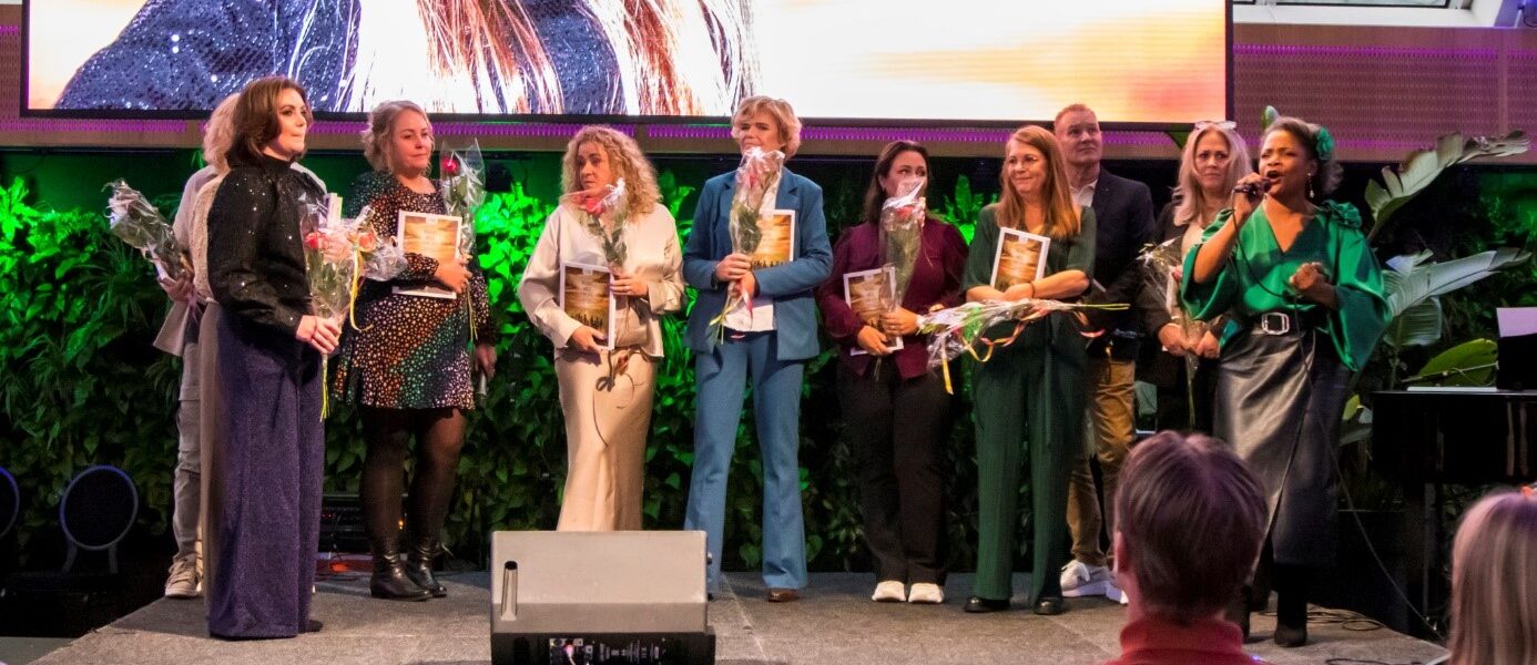 Boekpresentatie over het boek: nooit weg van jou